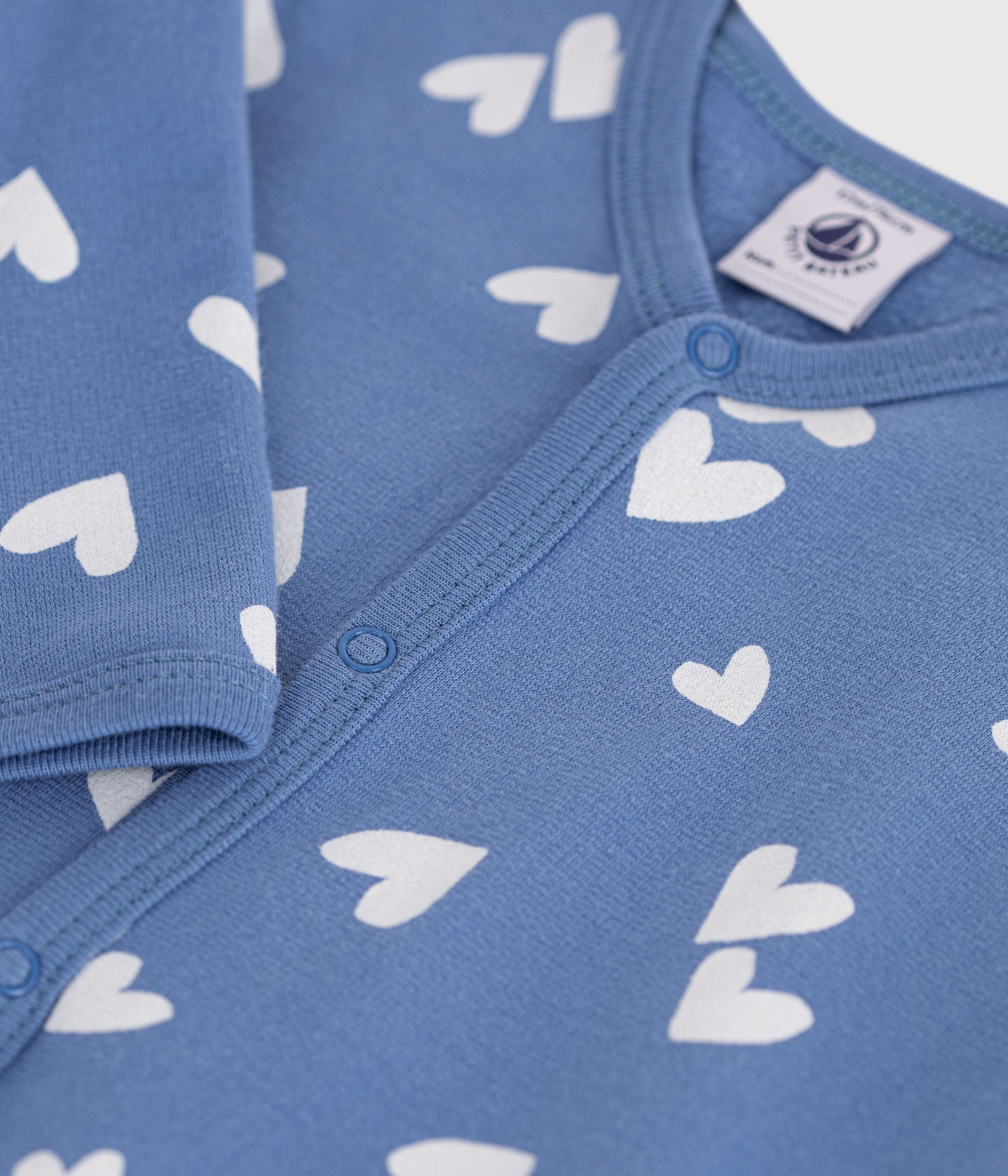 pyjama-bébé-en-molleton-imprimé-coeurs