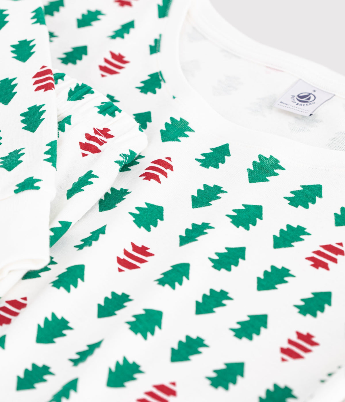 pyjama-femme-en-coton-imprimé-sapins