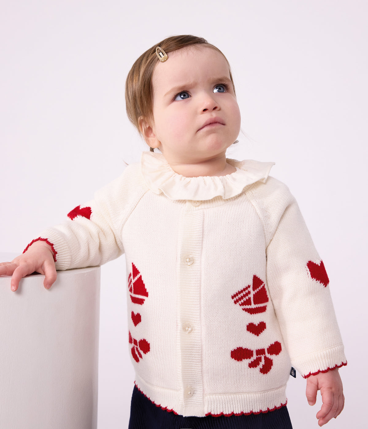 cardigan-bébé-en-tricot-laine-et-coton-et-motifs-jacquards