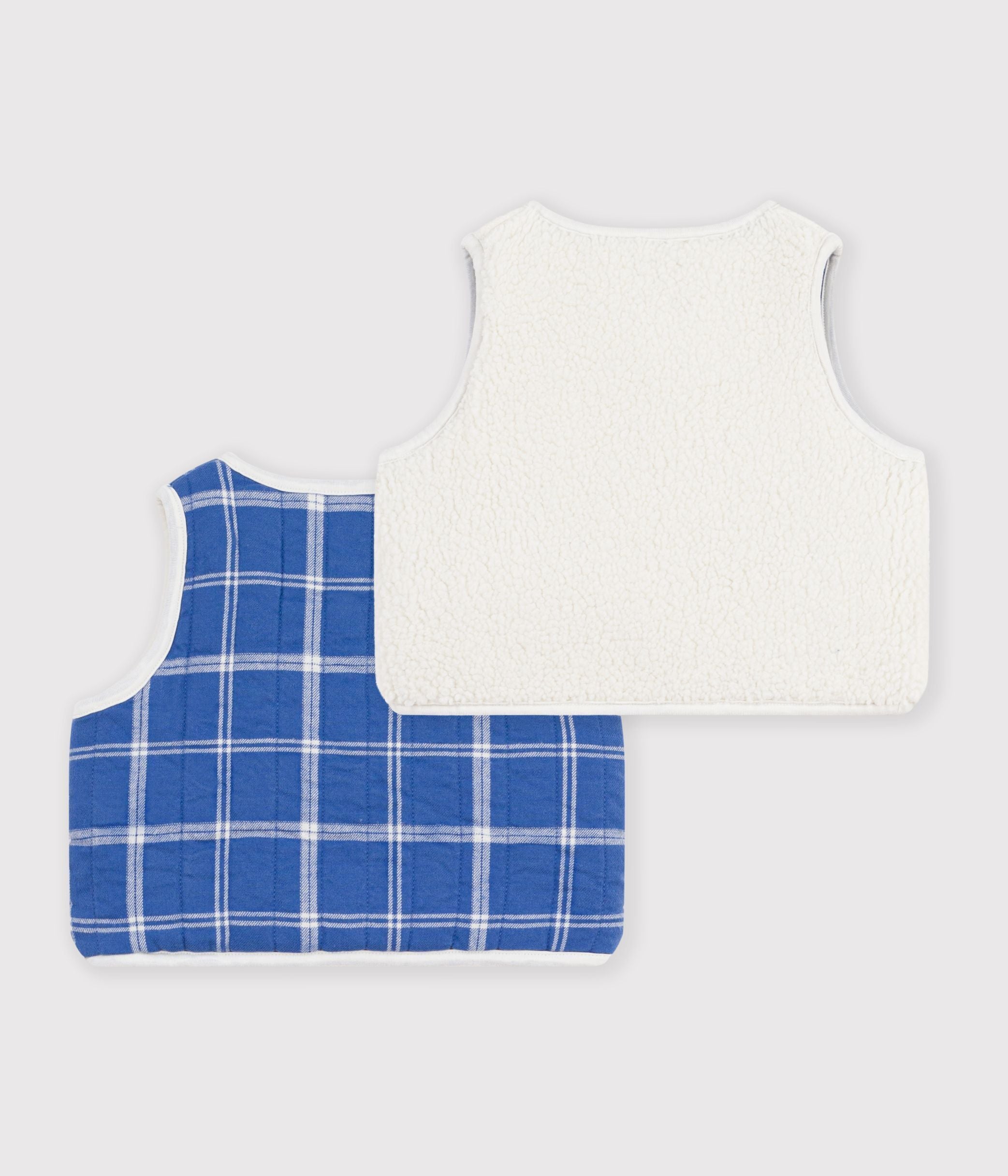 gilet-bébé-en-flanelle-et-sherpa-sans-manches-à-carreaux