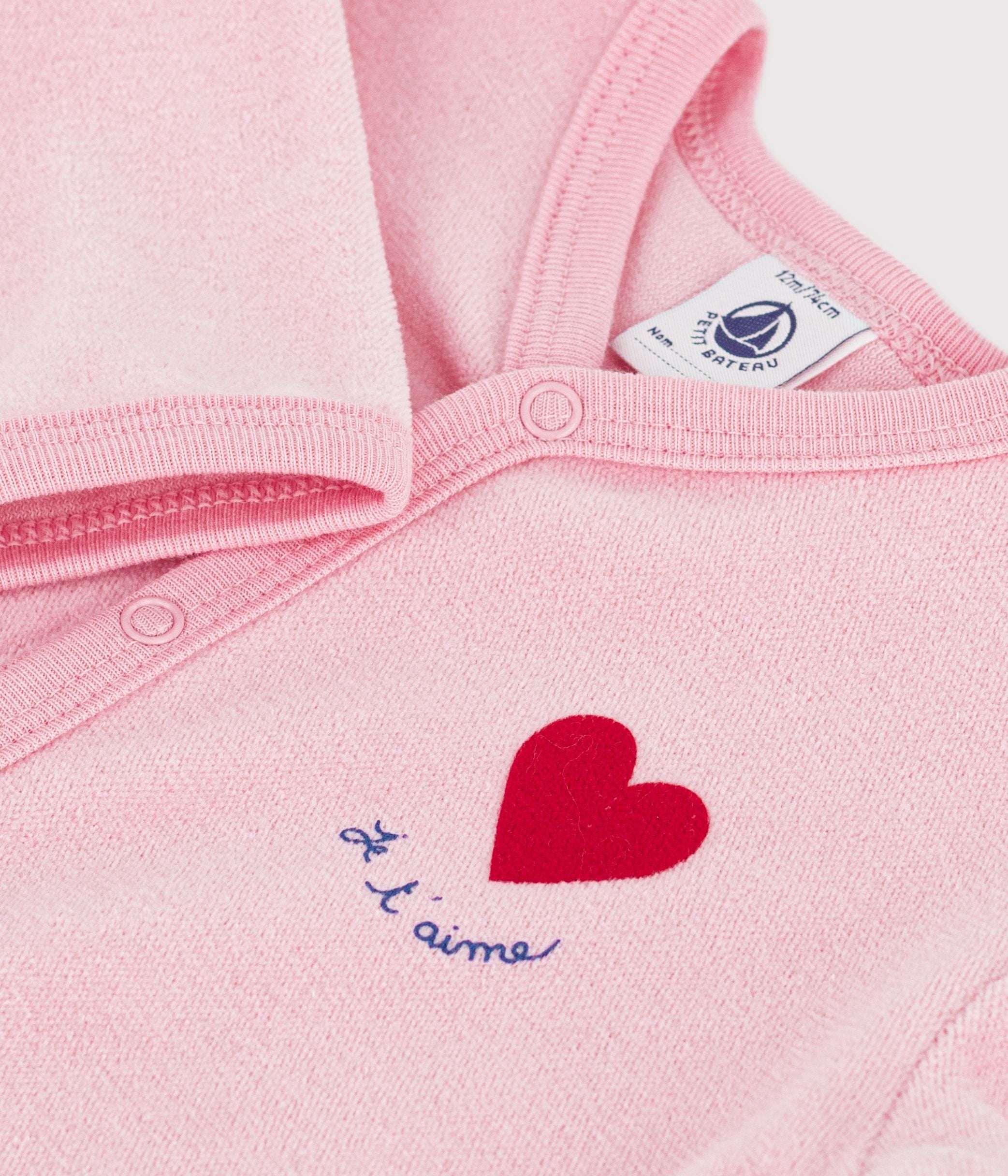 pyjama-bébé-en-velours-uni-avec-motif-placé