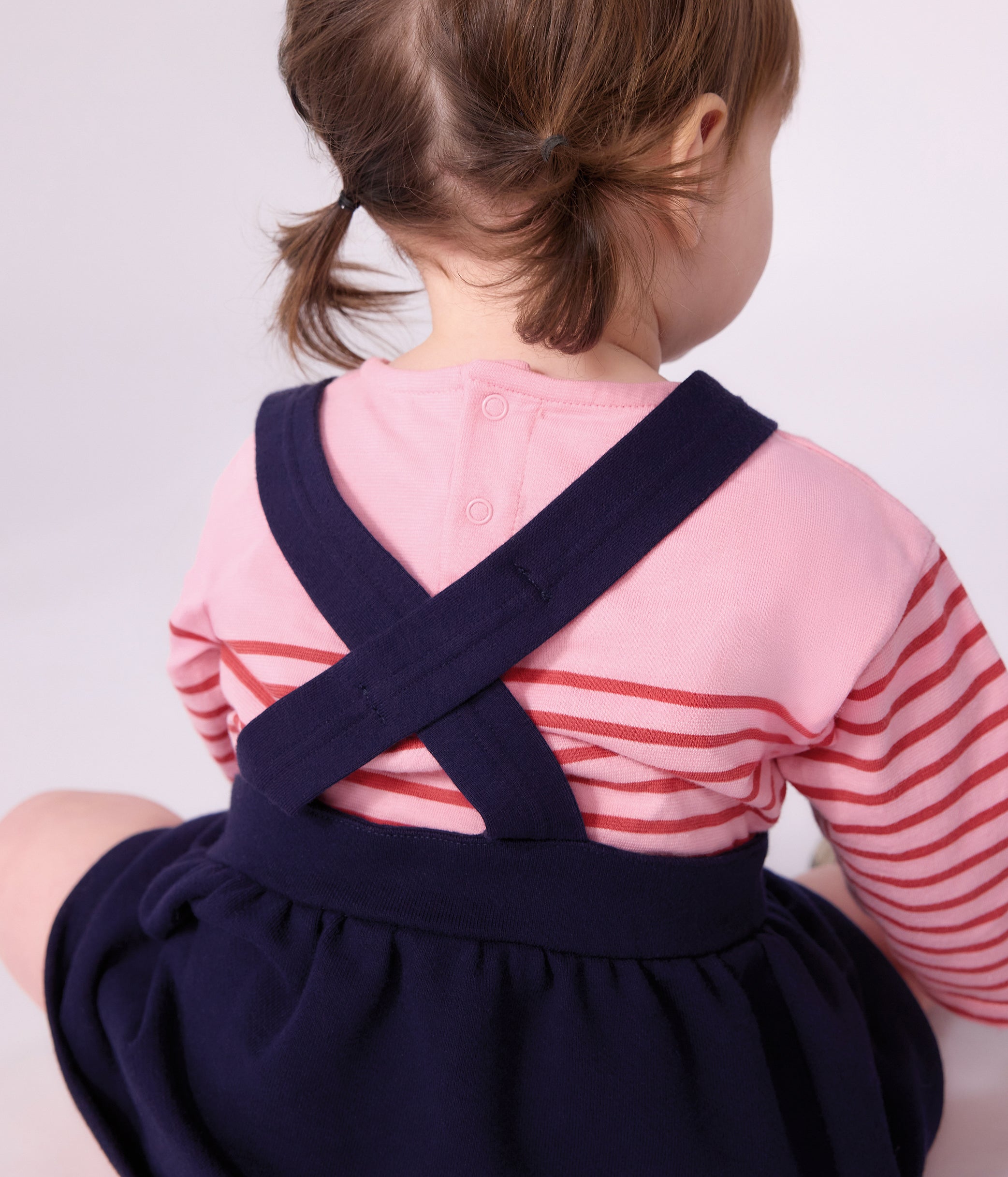 robe-bébé-en-coton-sans-manches-et-broderies-coeurs