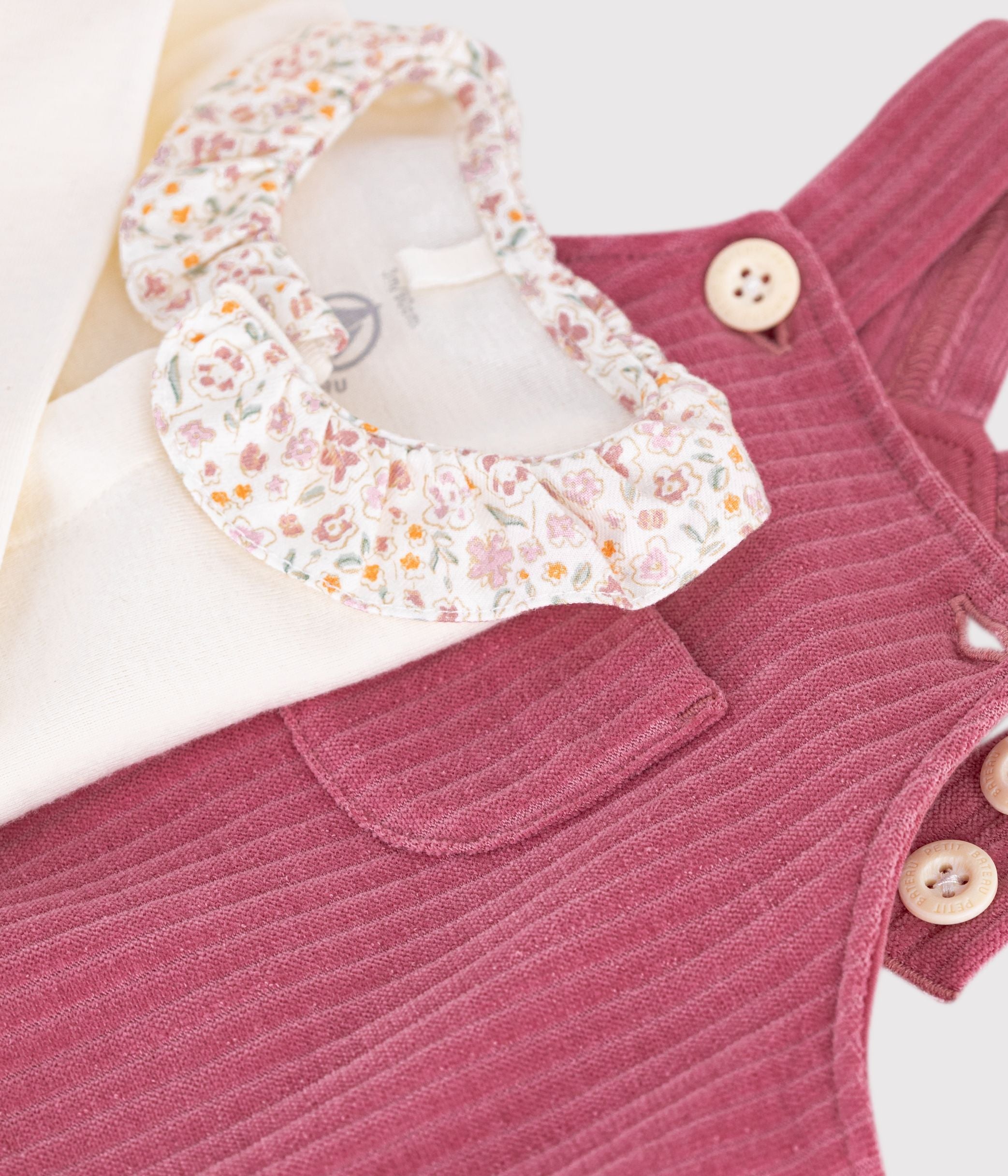 ensemble-salopette-et-body-bébé-en-coton-avec-col-uni