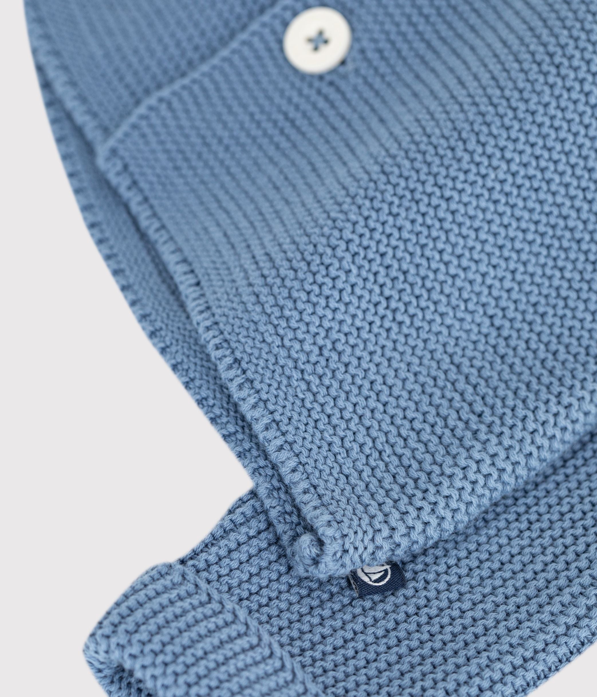 cardigan-bébé-tricot-point-mousse-en-coton-uni