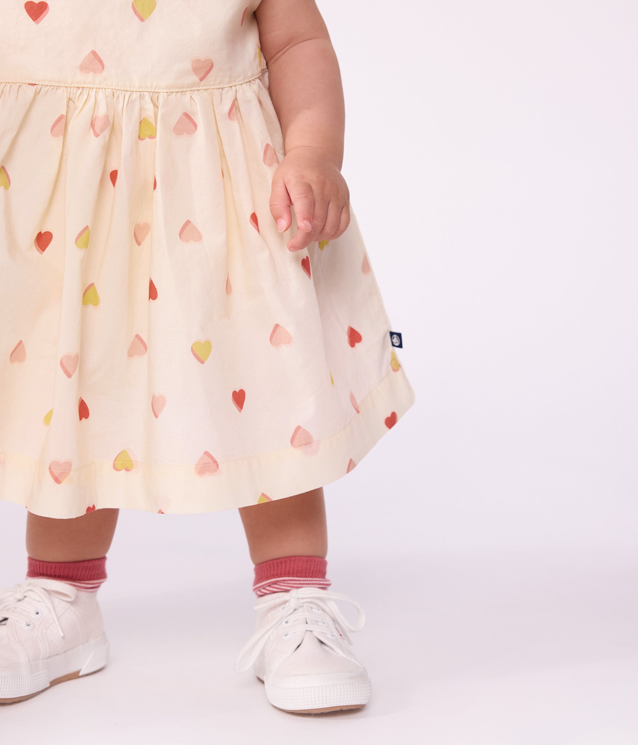 robe-bébé-en-coton-manches-courtes-imprimée-coeurs