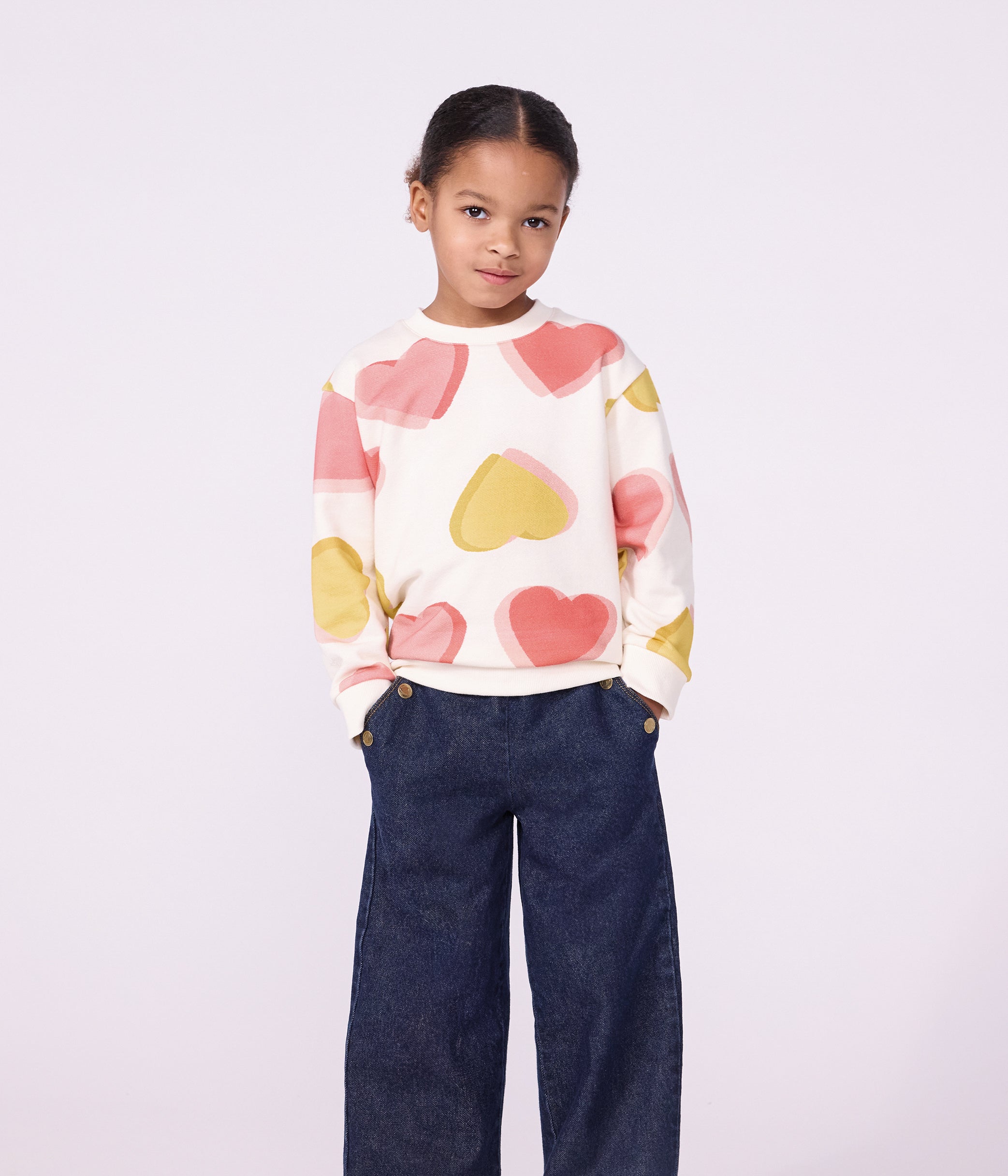 sweatshirt-enfant-en-coton-imprimé-coeurs