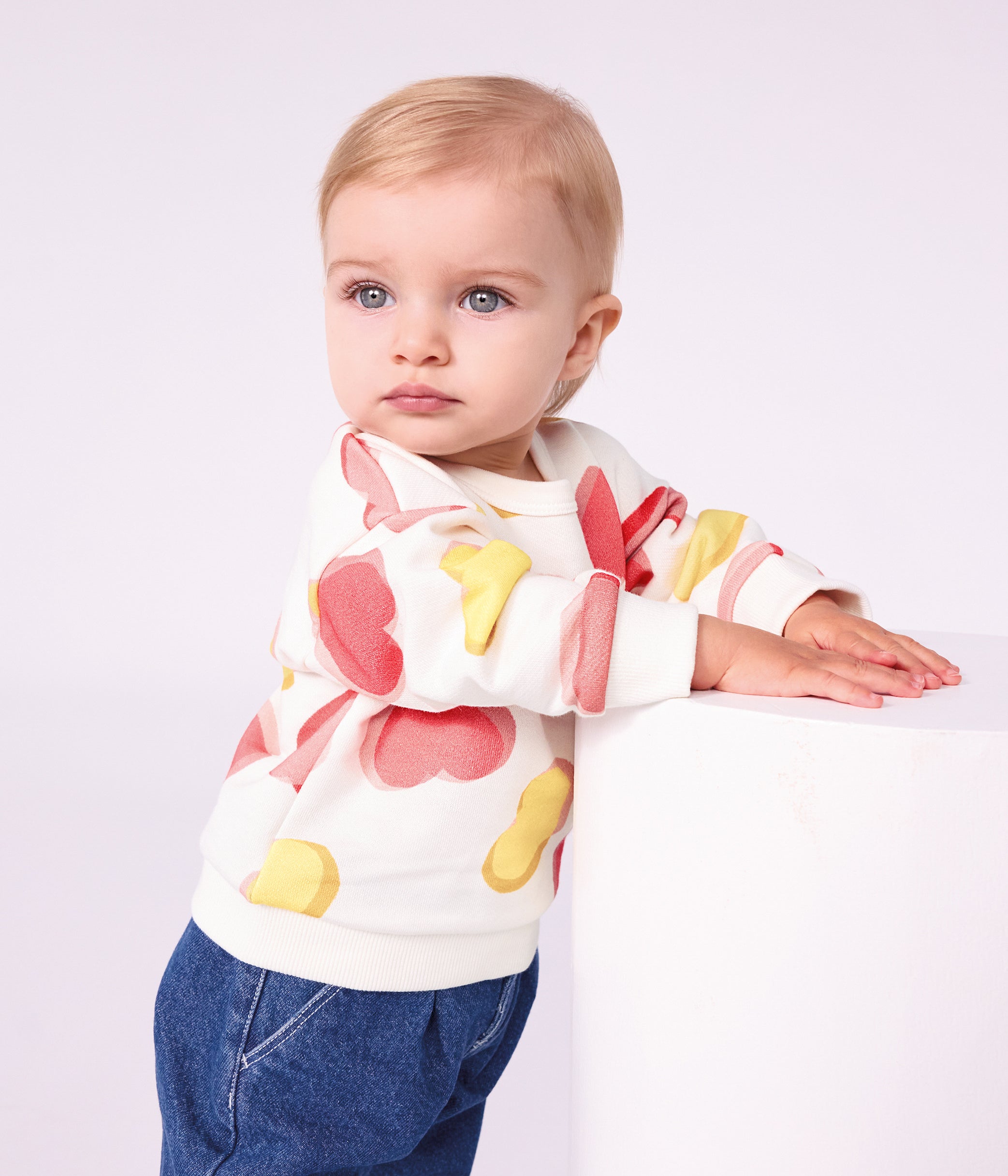 sweatshirt-bébé-en-coton-imprimé-coeurs