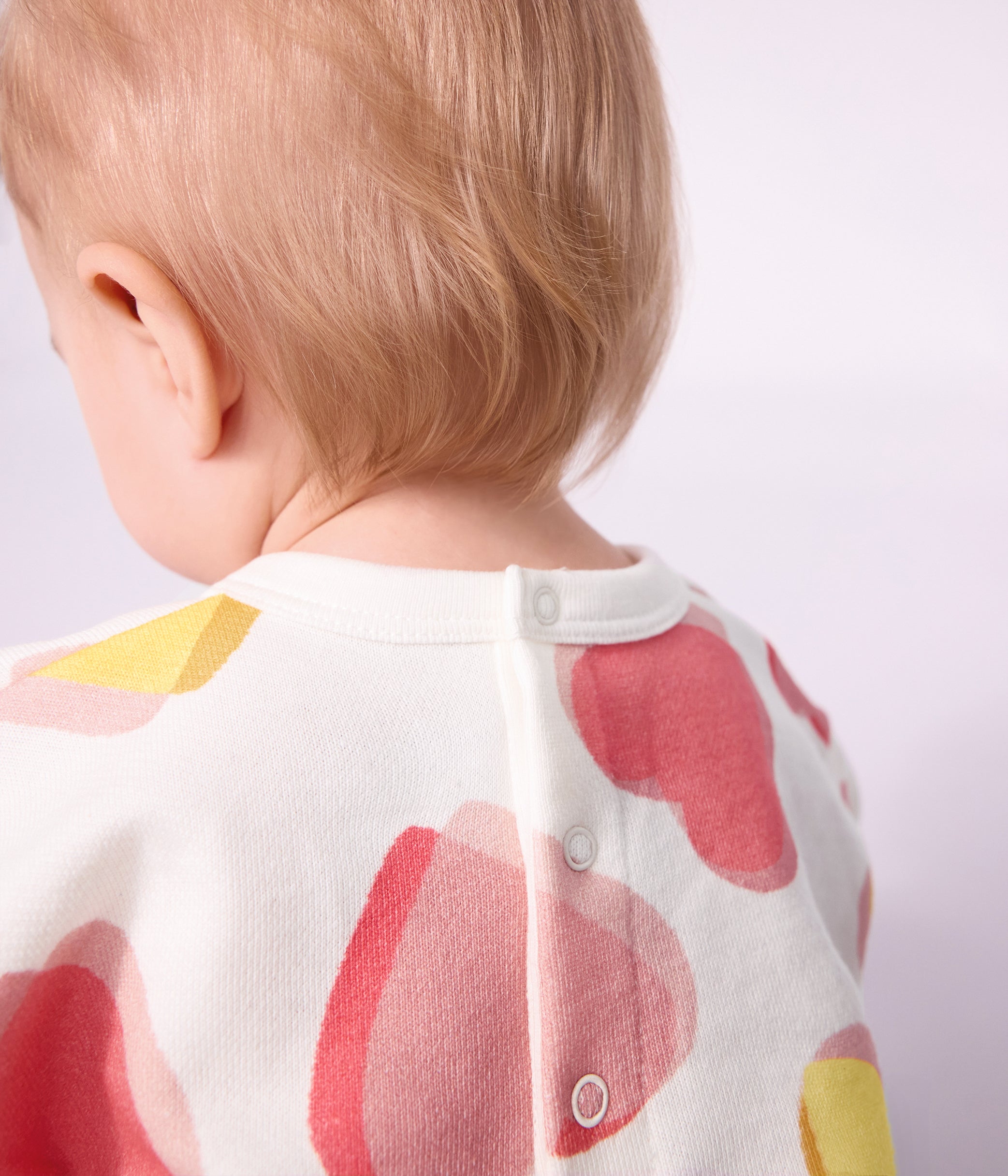 sweatshirt-bébé-en-coton-imprimé-coeurs
