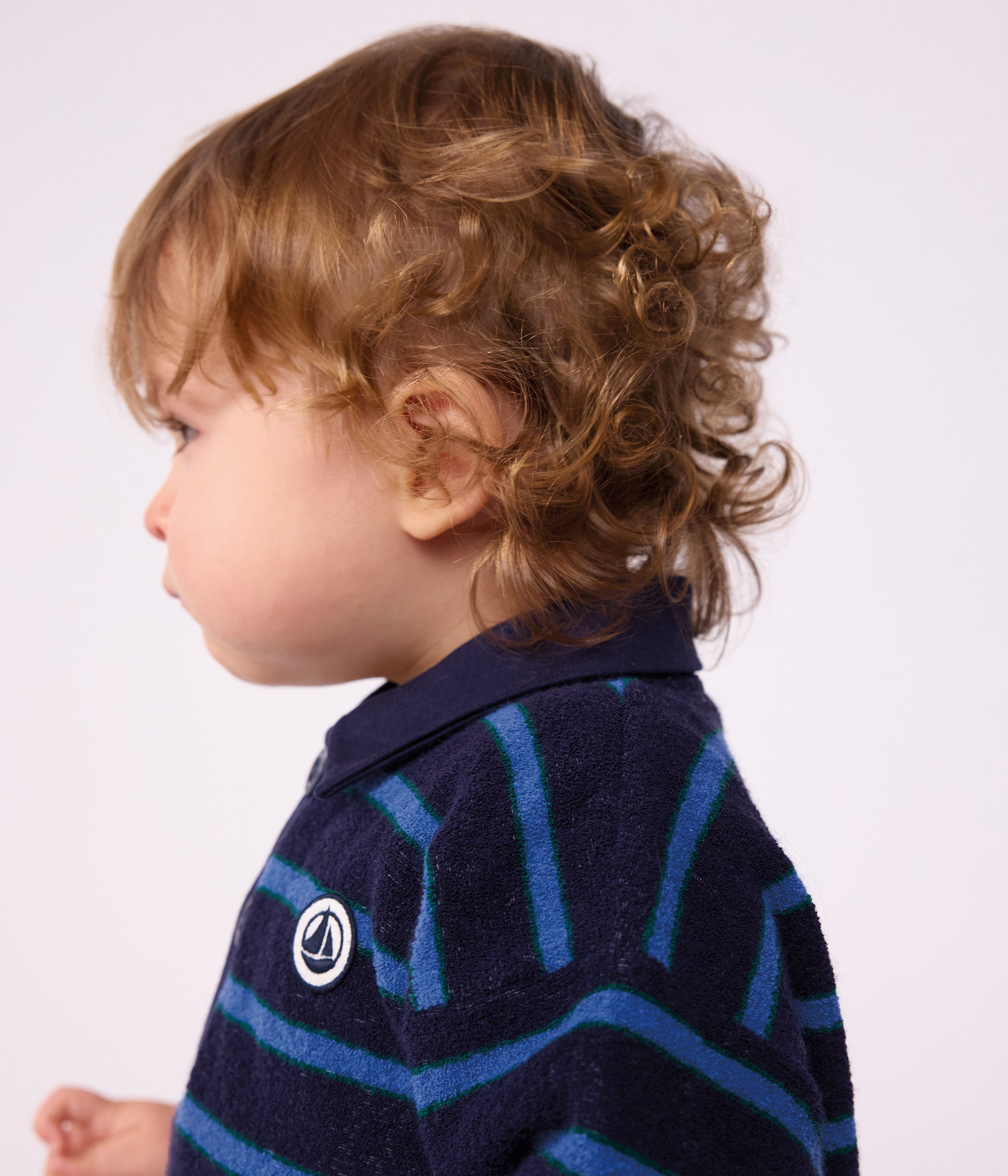 sweatshirt-bébé-en-coton-à-rayures-et-son-col-polo