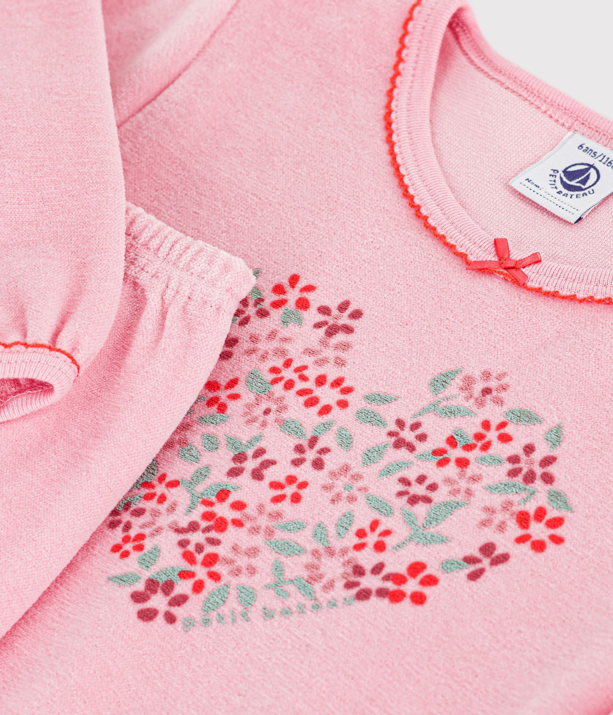pyjama-enfant-en-velours-à-motif-coeurs